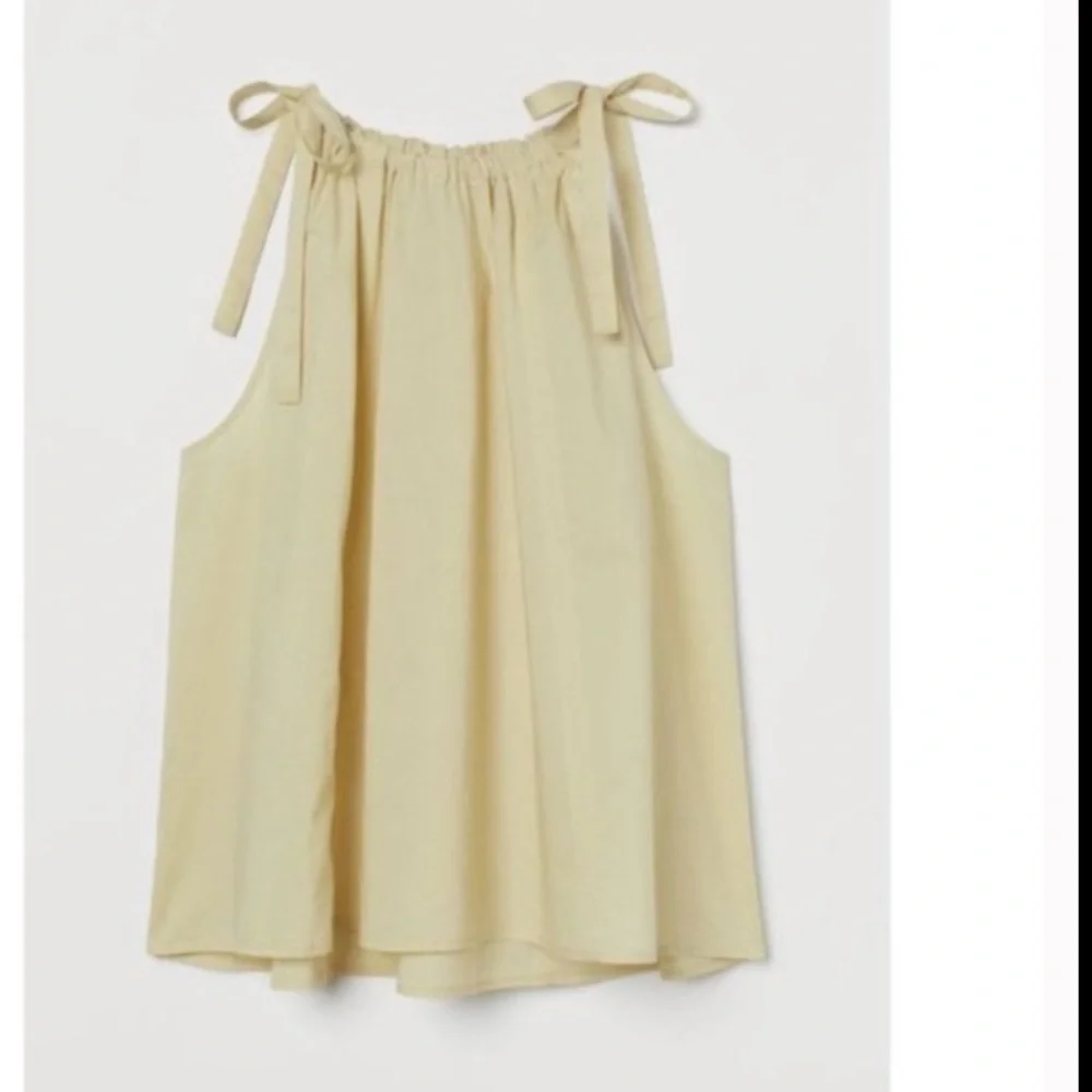 H&M Flared Ruched Tie Top Cami - Picture 2 of 9